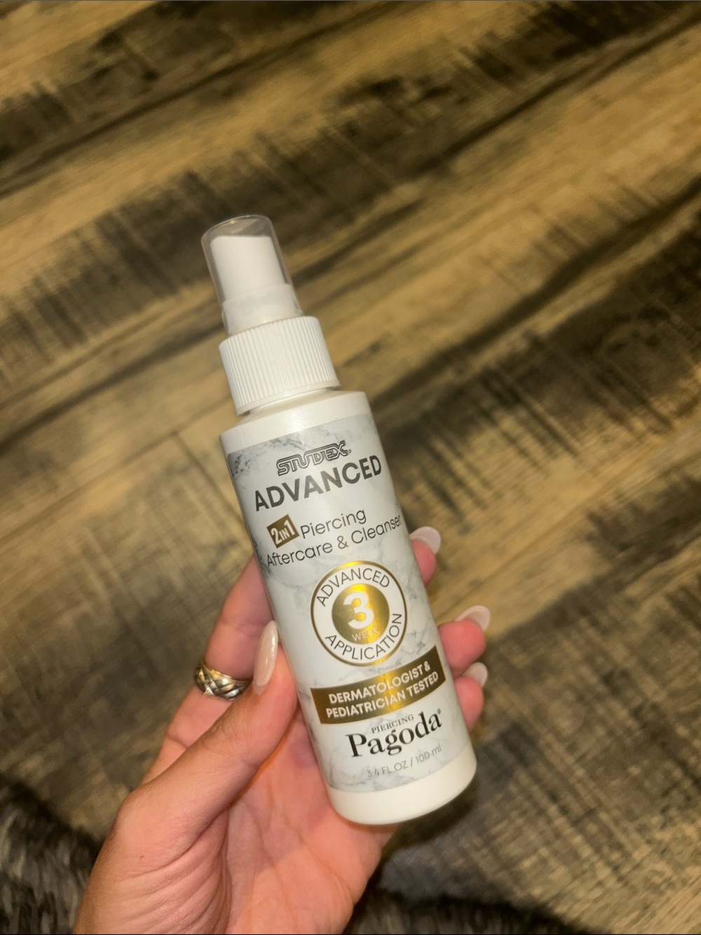 Advanced Piercing Aftercare & Cleanser Spray in White